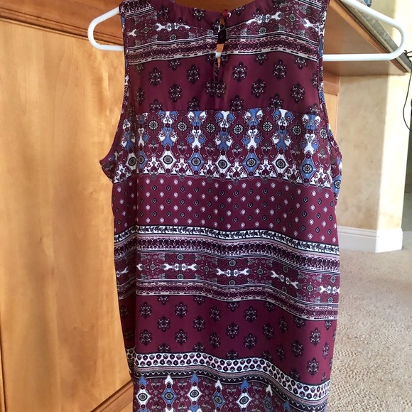 Burgundy Top - Junior’s Size Small - Picture 2 of 2